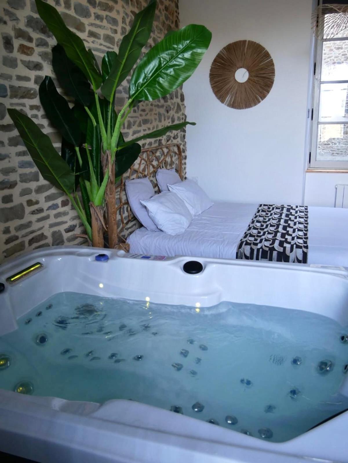 La Douce Nuit Apartment Fougeres Exterior photo