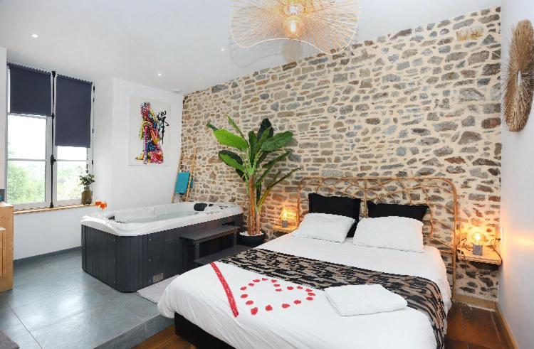 La Douce Nuit Apartment Fougeres Exterior photo